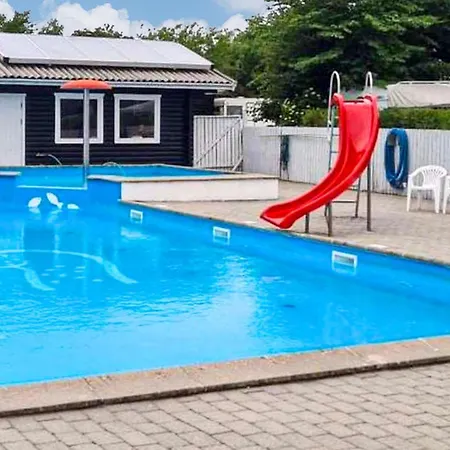 In With Heated Swimming Pool شقة *
